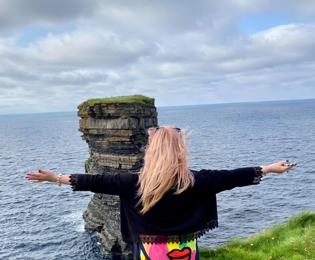 Alvagh at the cliffs of Ireland